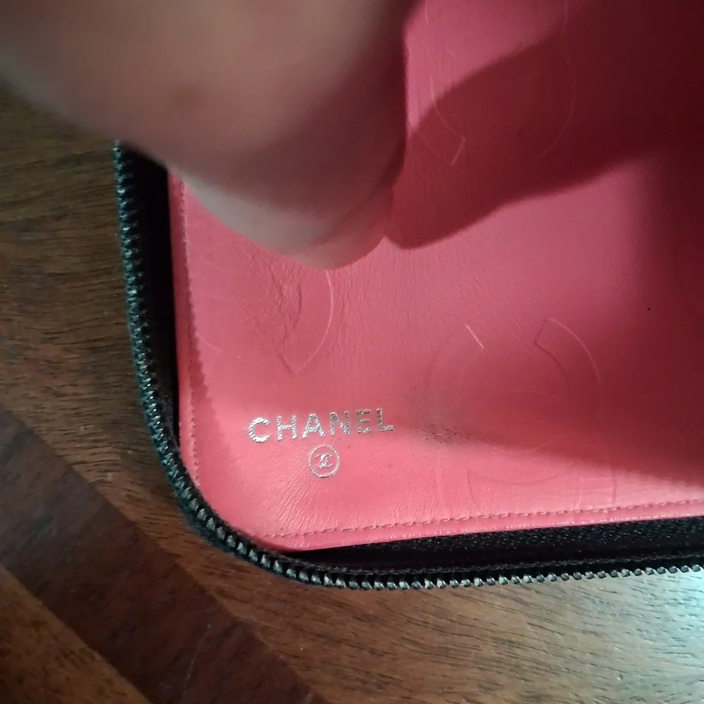 Chanel Black Quilted Wallet - Picture 11 of 16